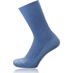 Světle modrá
