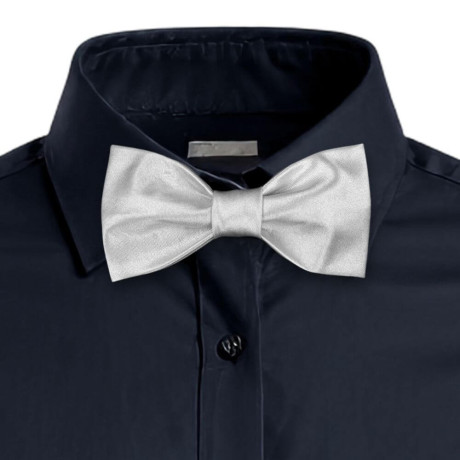 Klasický motýlek stříbrný – česká kvalita na svatbu i ples | KNITVA