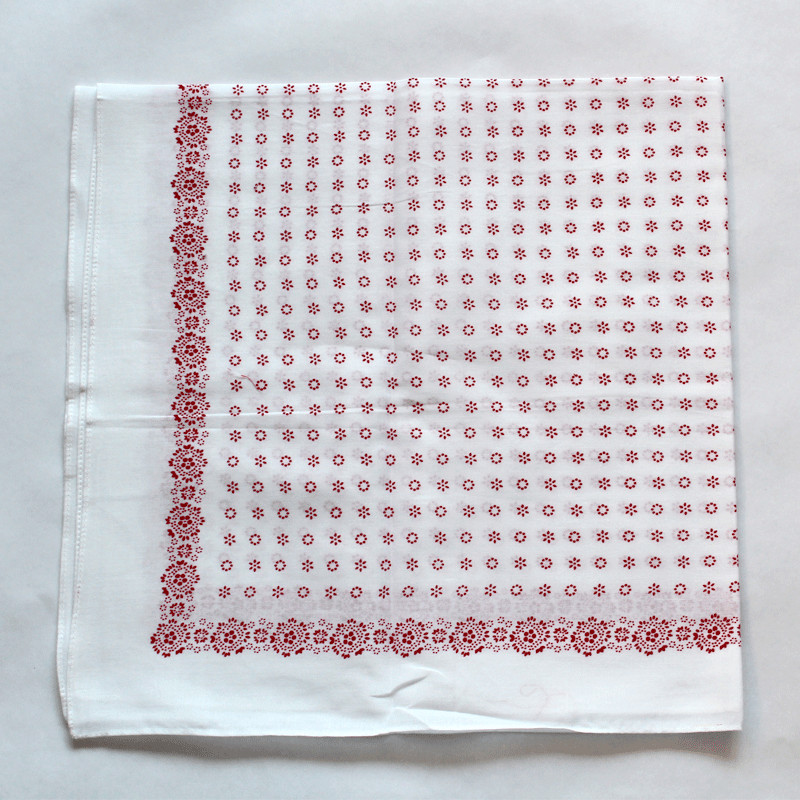 květy červené - bílý šátek